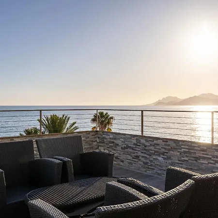 Ref 1961 - Seafront Penthouse - Mins To The Palais Des Festivals *