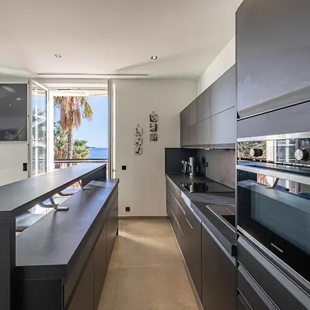Ref 1961 - Seafront Penthouse - Mins To The Palais Des Festivals Apartamento *
