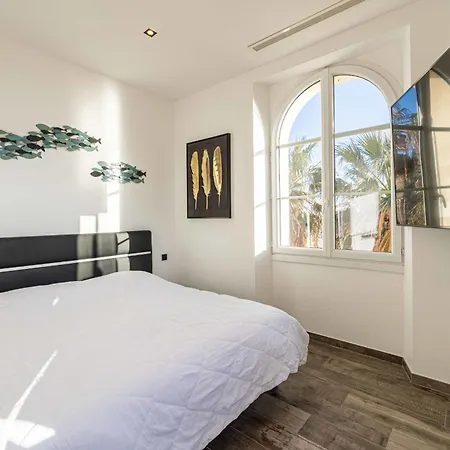 Ref 1961 - Seafront Penthouse - Mins To The Palais Des Festivals Cannes