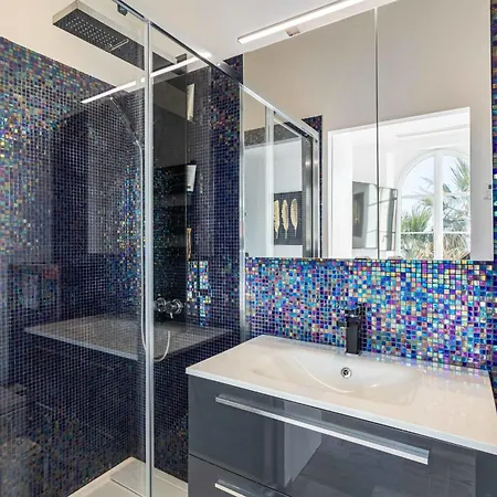 Ref 1961 - Seafront Penthouse - Mins To The Palais Des Festivals * Cannes
